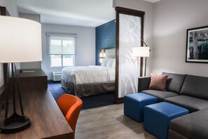 Executive Suite, 1 King Bed, Non Smoking | Premium bedding, memory foam beds, desk, laptop workspace - Comfort Suites Gainesville near University (Gainesville)
