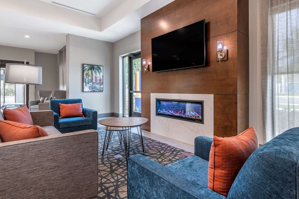 Comfort Suites Gainesville near University