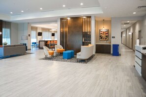 Lobby - Comfort Suites Gainesville near University (Gainesville)