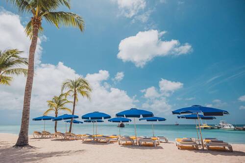 Beach nearby, white sand, free beach shuttle, sun-loungers