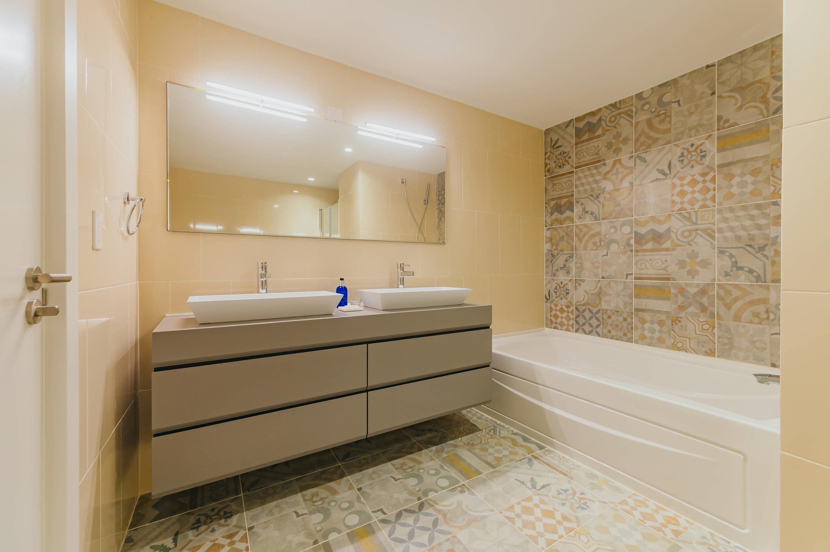 suite, non smoking, ocean view (2 king & 2 single beds) | premium bedding, memory-foam beds, in-room safe, iron/ironing board