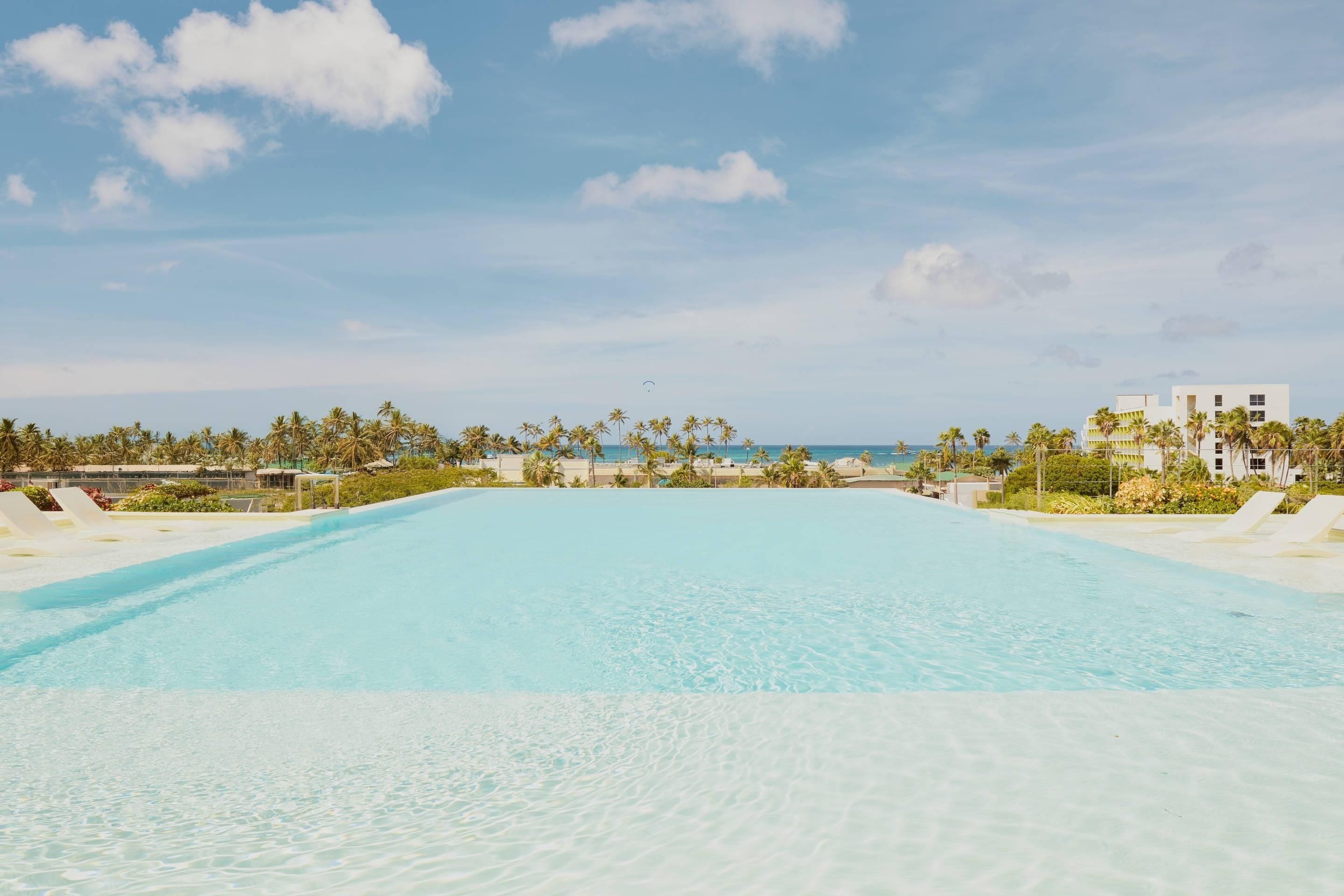 3 albercas al aire libre y camas balinesas (con cargo) 