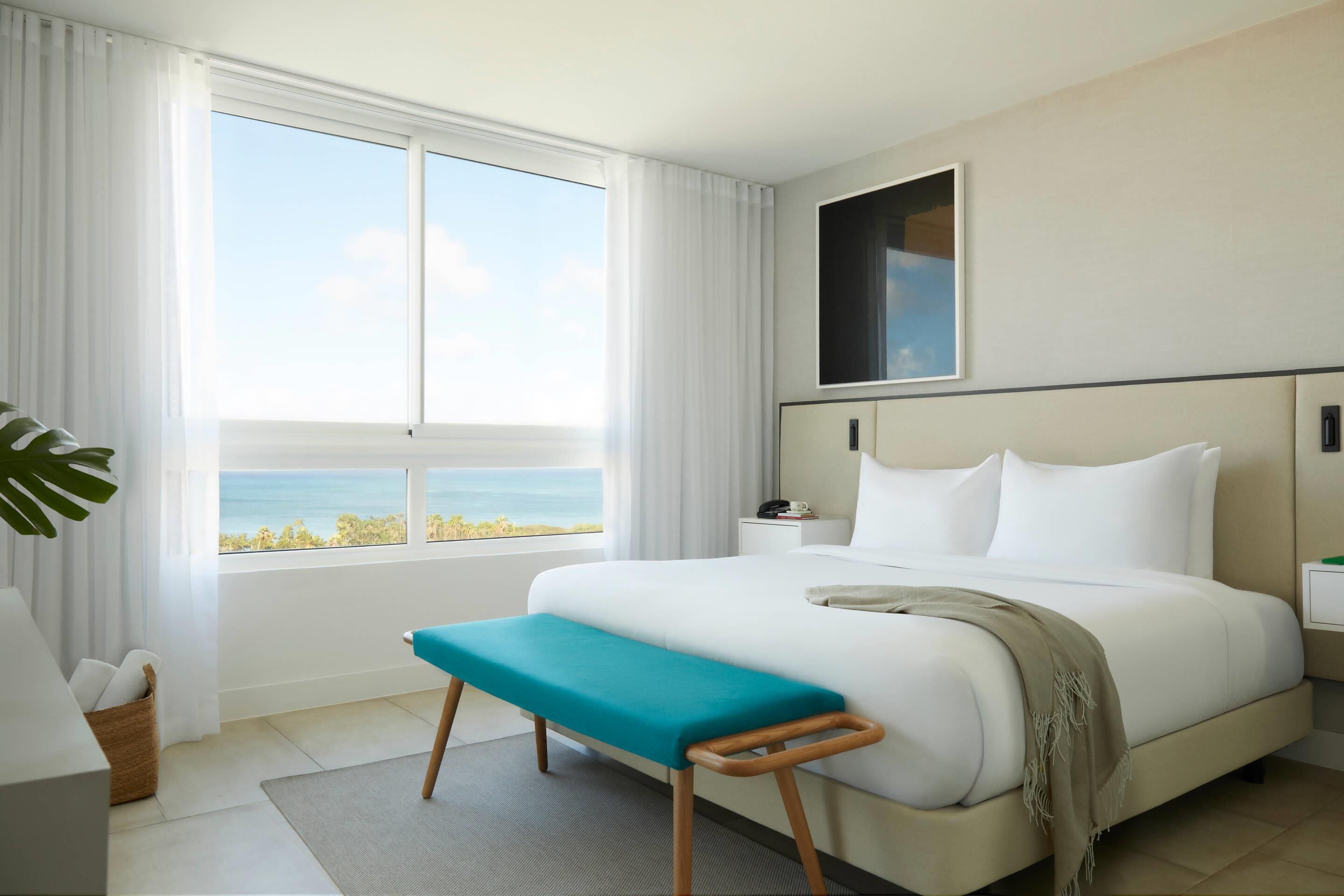 Suite, Nichtraucher, Meerblick (1 King Bed,  2 Single Beds) | Hochwertige Bettwaren, Betten mit Memory-Foam-Matratzen, Zimmersafe