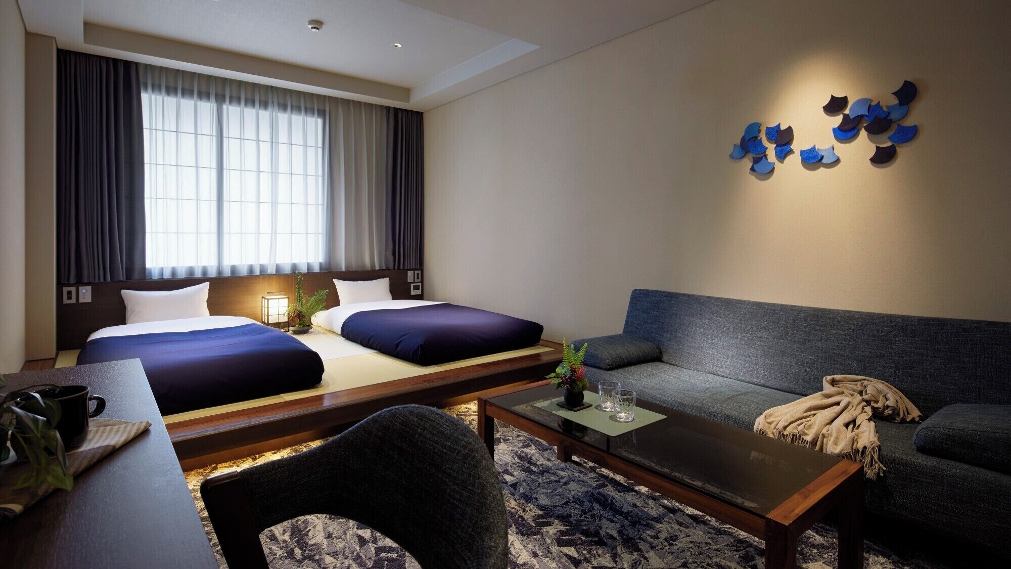 スタンダード トリプルルーム 1 ベッドルーム 禁煙 冷蔵庫 | 客室ごとに異なる装飾、遮光カーテン、防音設備、WiFi (無料)