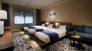 Superior Triple Room, 3 Katil Bujang (Single), Non Smoking, Refrigerator | Dihias secara berasingan, langsir/tirai gelap terus, kalis bunyi 