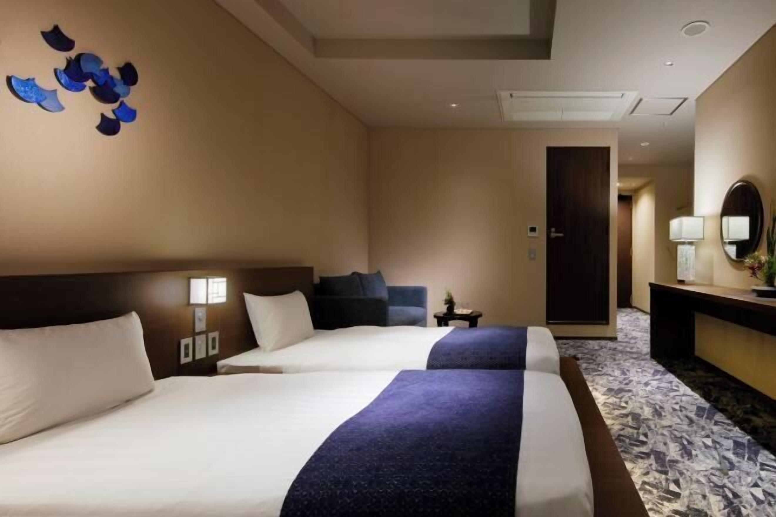 客室ごとに異なる装飾、遮光カーテン、防音設備、WiFi (無料)