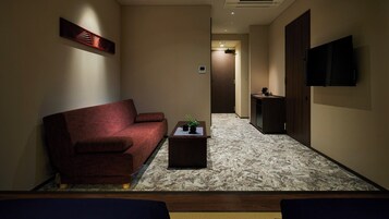 Comfort Triple Room, 1 Bedroom, Non Smoking, Refrigerator | Individually decorated, blackout drapes, soundproofing, free WiFi