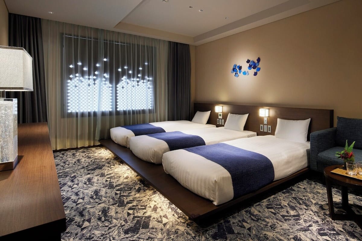 Superior-værelse til 3 personer - 3 enkeltsenge - ikke-ryger - køleskab | Overnatningsstedets facade