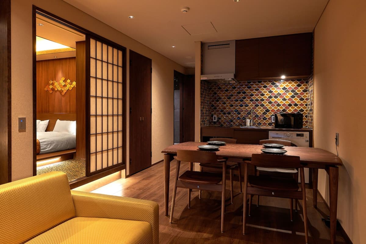 Repas dans la chambre