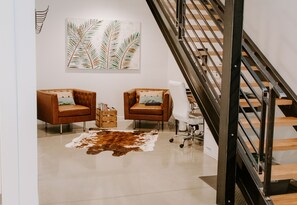 Interior - Gorgeous Industrial Loft with Open Concept (Des Moines)