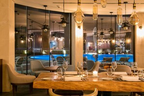 Dining - Four Points By Sheraton Sesimbra (Sesimbra)