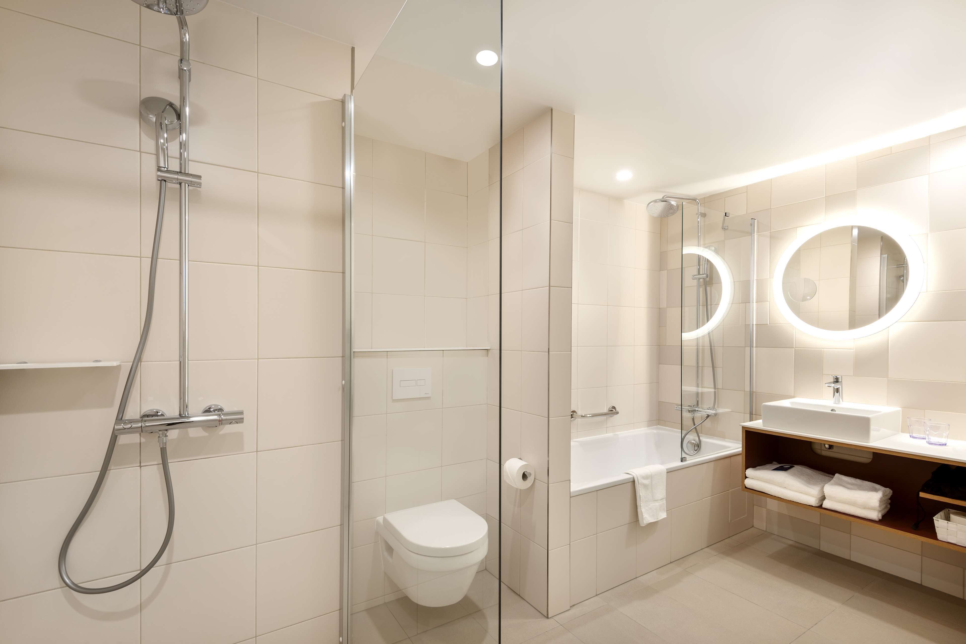 suite, 1 bedroom | bathroom | hair dryer, towels