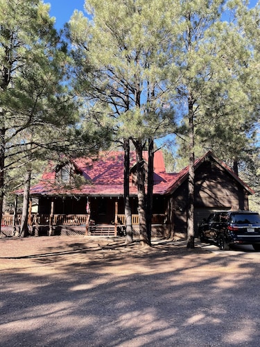 Family Fun Cabin In the Mountains