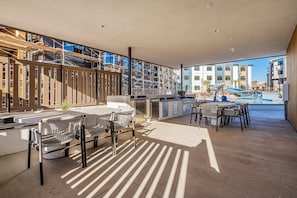 Outdoor dining - B6, Hillside Hideaway, Indoor and Outdoor Fireplace, Community Amenities, Near Sand Hollow (Hurricane)