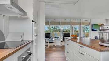 Kühlschrank, Ofen, Herdplatte, Geschirrspüler