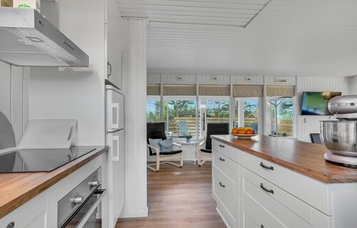 Awesome home in Hjørring with WiFi