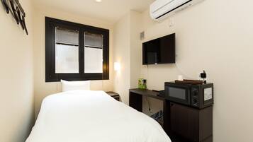 Single Room (1) | Desk, free WiFi