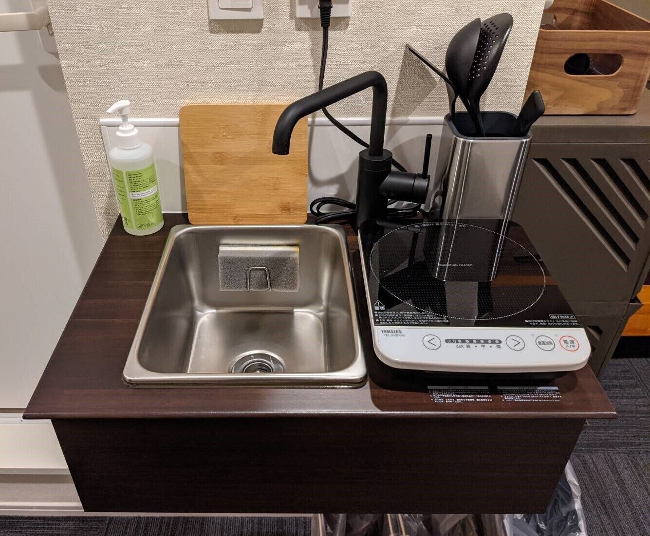 スタジオルーム (4) | 専用キッチン | 冷蔵庫、電子レンジ、電気ポット