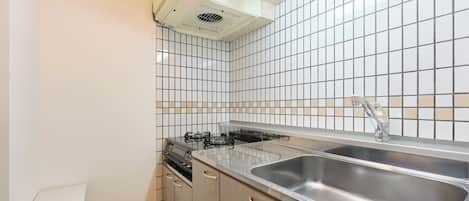 Room | Private kitchen | Fridge, microwave, stovetop, electric kettle