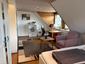 Travel cot, WiFi
