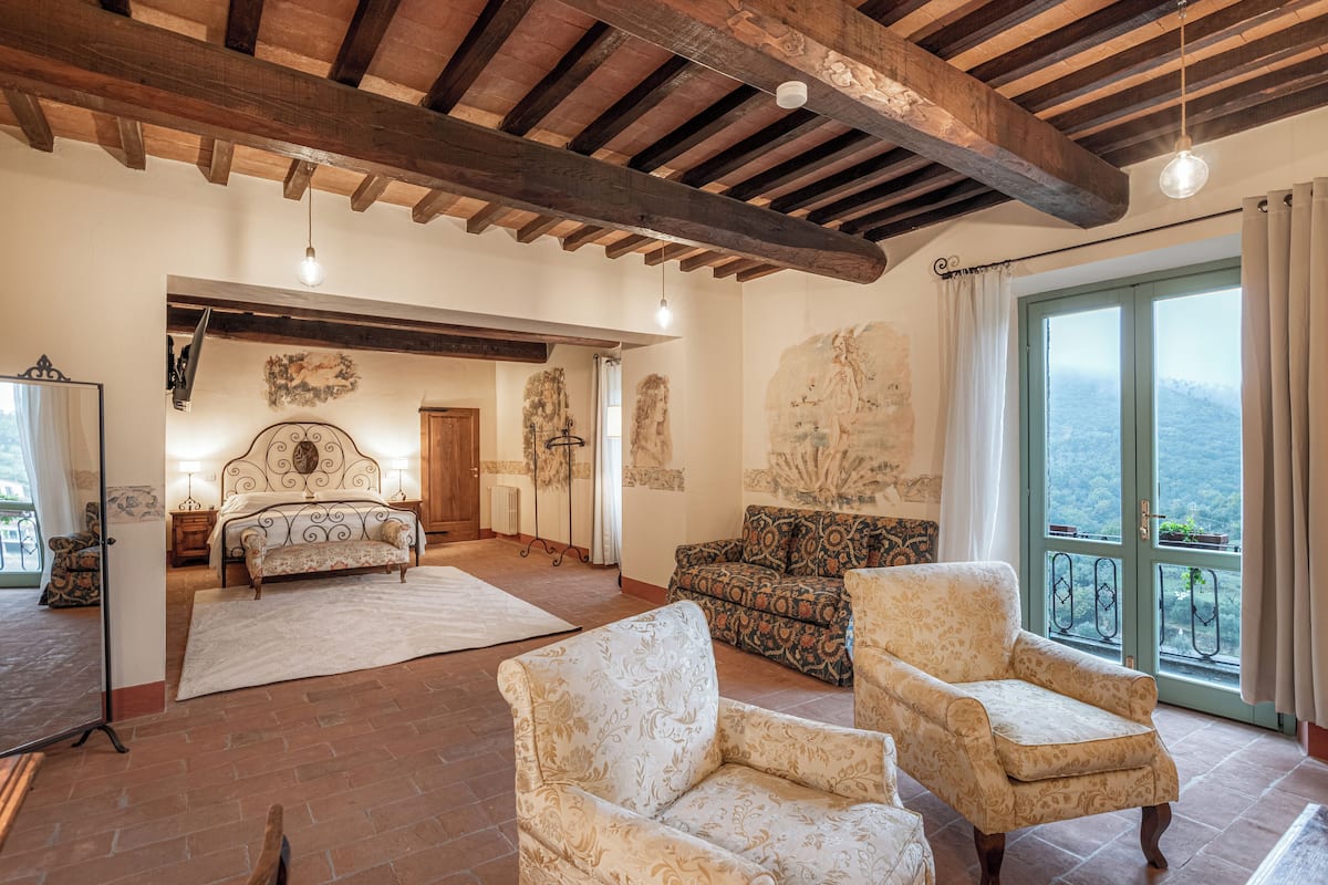 Suite | 1 camera, una cassaforte in camera, con stile personalizzato