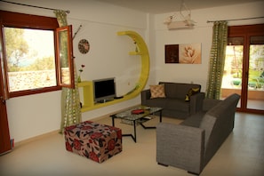 Villa, 3 Bedrooms, Smoking, Patio | Living room - Armonia Uphoria Villa (Mylopotamos)