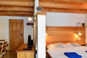 Apartment, 1 Bedroom, Balcony, Garden View | 1 bedroom, travel crib - Studio With Panoramic View (Gignod)