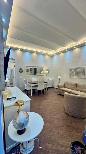 Living room - Confortevole Appartamento Vicinissimo al Vaticano, Metro, AC & Fast Wifi (Rome)