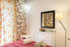 House, 2 Bedrooms, Patio, Garden View