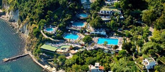 Villa La Favola With sea View