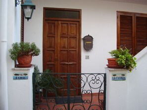 Apartment, 2 Bedrooms, Smoking, Balcony | Exterior