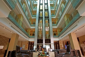 Reception - First Royal Hotel Apartment (Dubai)