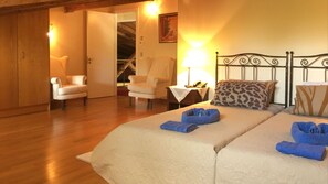 Vila, 6 quartos, acessível, para fumantes | 6 quartos, ferros/tábuas de passar roupa, roupa de cama