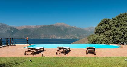 Self-catering Luxury Stone Holiday Villa With Infinity Pool and Panoramic View