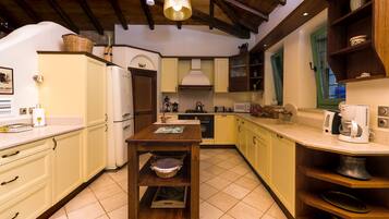 Stovetop, coffee/tea maker