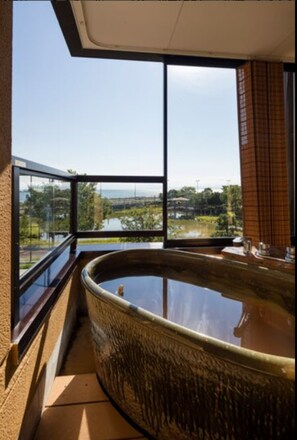 Brankas dan Wi-Fi gratis