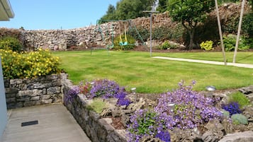 Apartment, 1 Bedroom, Smoking, Balcony | Garden