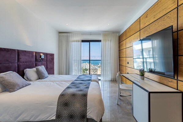 In-room safe, desk, iron/ironing board, free WiFi