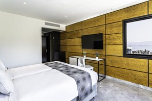 Superior Room | 1 bedroom, in-room safe, desk, iron/ironing board