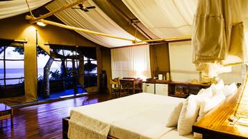 Ropa de cama de alta calidad, minibar, mobiliario individual