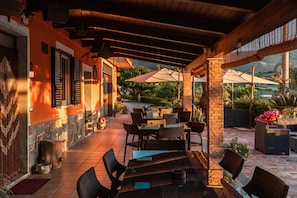 Outdoor dining - Bb La Mortella With Pool (Roccadaspide)