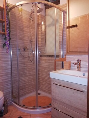 Casa, 1 habitación, para fumadores, Terraza | Amenidades de baño