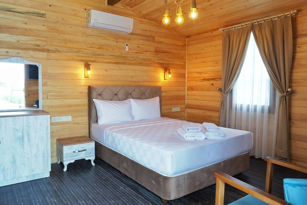 Design Tree House | Desk