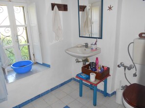 House, 3 Bedrooms, Smoking, Private Pool | Bathroom