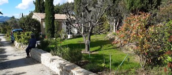 Mazet Avec Piscine Chauffée et Clôturée Commune