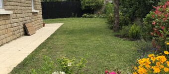 Villa 4bedrooms, terraces, garden, 3 mn market and 5 menhirs