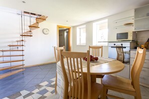 House, 2 Bedrooms | Dining