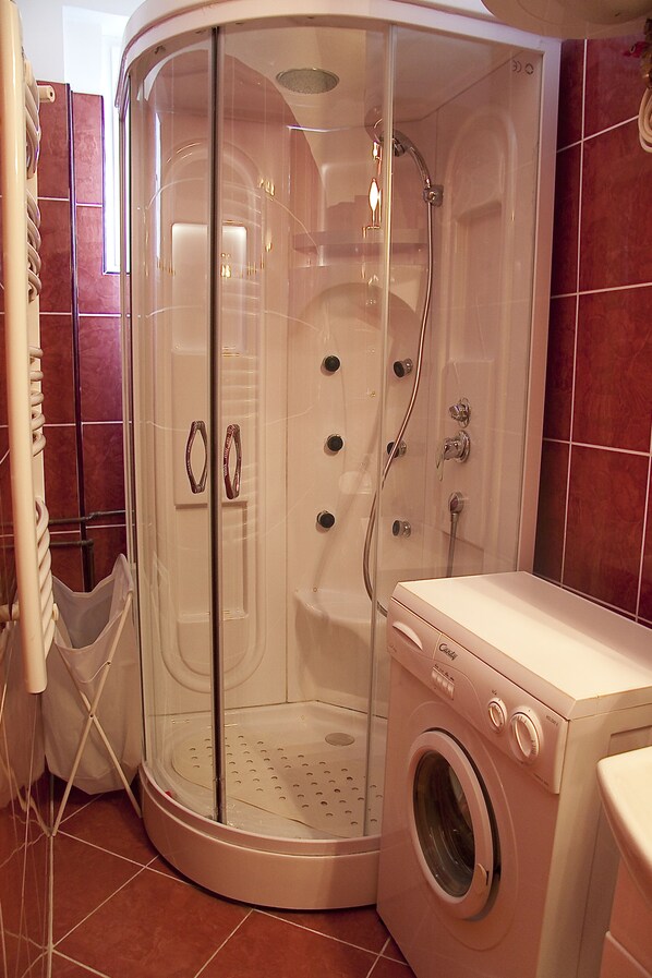 Hydromassagedusche