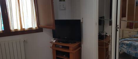 House, 2 Bedrooms, Garden View | 2 bedrooms, WiFi