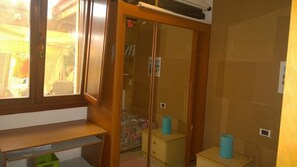 House, 2 Bedrooms, Garden View | 2 bedrooms, WiFi - Portion of a Villa Near the sea (Capoterra)